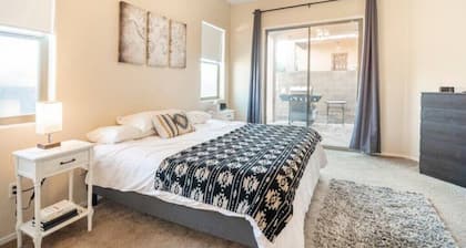 Peaceful casita near wineries, national parks, and more. Family & pet-friendly!