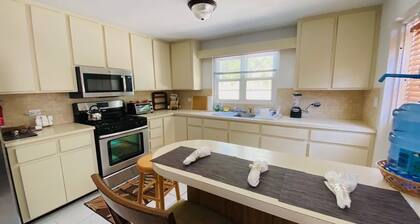 Cozy 2 bedroom,1 bath Apatment