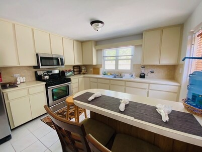 Cozy 2 bedroom,1 bath Apatment