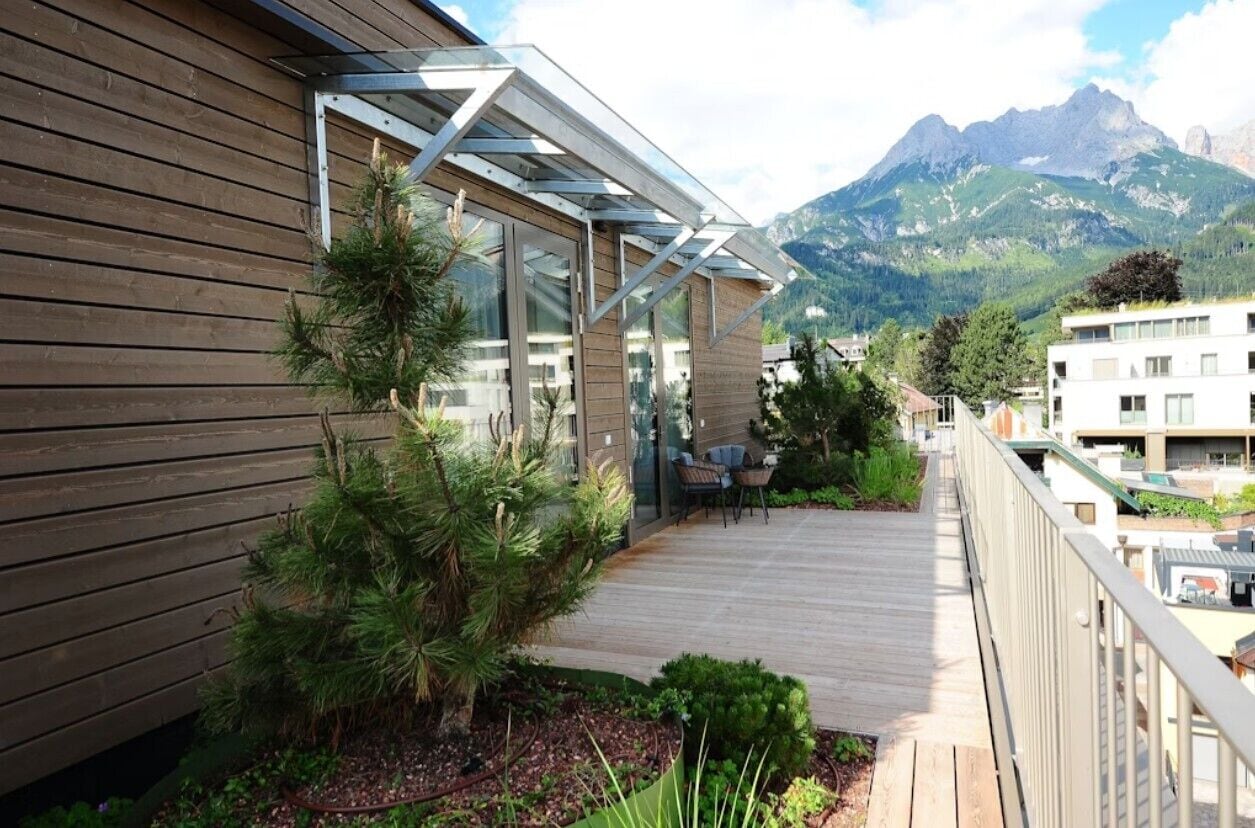 Executive-Suite | Allergikerbettwaren, Minibar, Zimmersafe, Schreibtisch