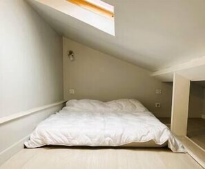 4 quartos, ferros/tábuas de passar roupa, berço de viagem, Wi-Fi