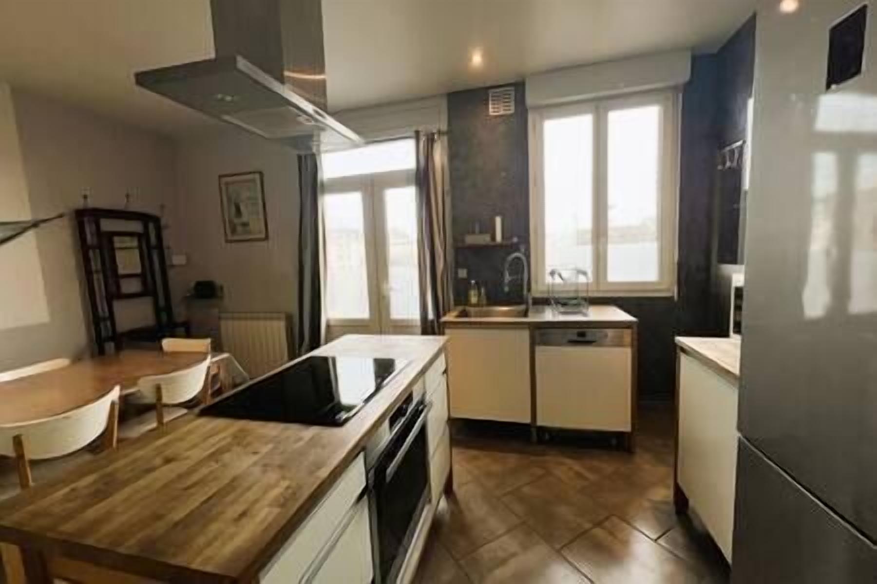 Kühlschrank, Mikrowelle, Ofen, Geschirrspüler