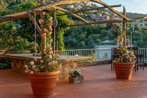 Terrace/patio - Villa Roga - Three Bedroom Villa, Sleeps 7 (Priora)