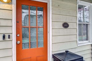 Unclassified image, 4 of 44, button