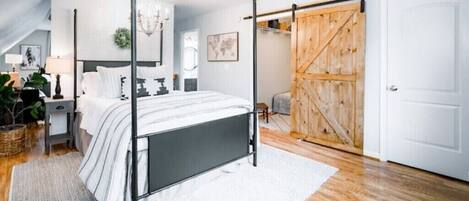 2 bedrooms, desk, iron/ironing board, travel crib