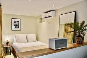 1 bedroom, in-room safe, travel cot, WiFi