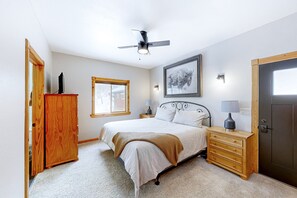 5 slaapkamers, reisbedje, internet, beddengoed