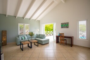 Smart TV - Piscadera Bay Resort Villa 106 (Willemstad)