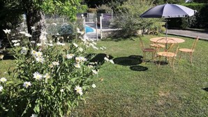 Outdoor dining - Beautifull house with swimmingpool in Dordogne (Allemans)