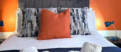 2 bedrooms, WiFi, bed sheets, wheelchair access