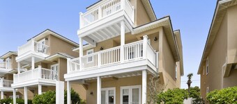 right next to beach 4-bed 4-bath home sleeps 16+ 10 steps to pool game room