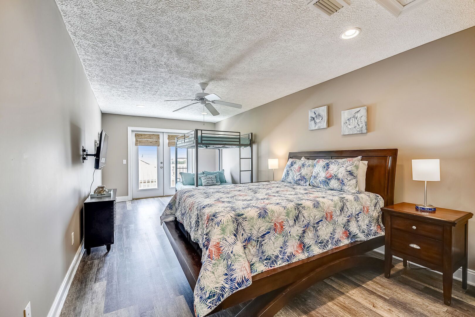 4 chambres, bureau, lit parapluie, Wi-Fi gratuit