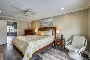 4 bedrooms, desk, travel crib, free WiFi