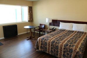 Basic Single Room, 1 Queen Bed | Free WiFi