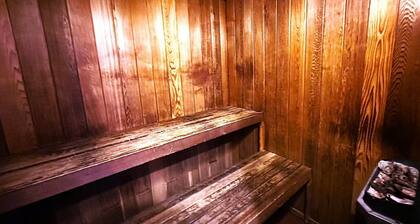 COUNTRY SQUIRE MOTOR INN