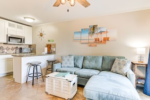 TV, fireplace, books - Steps to Pool & Beach! Galveston Family Condo (Galveston)