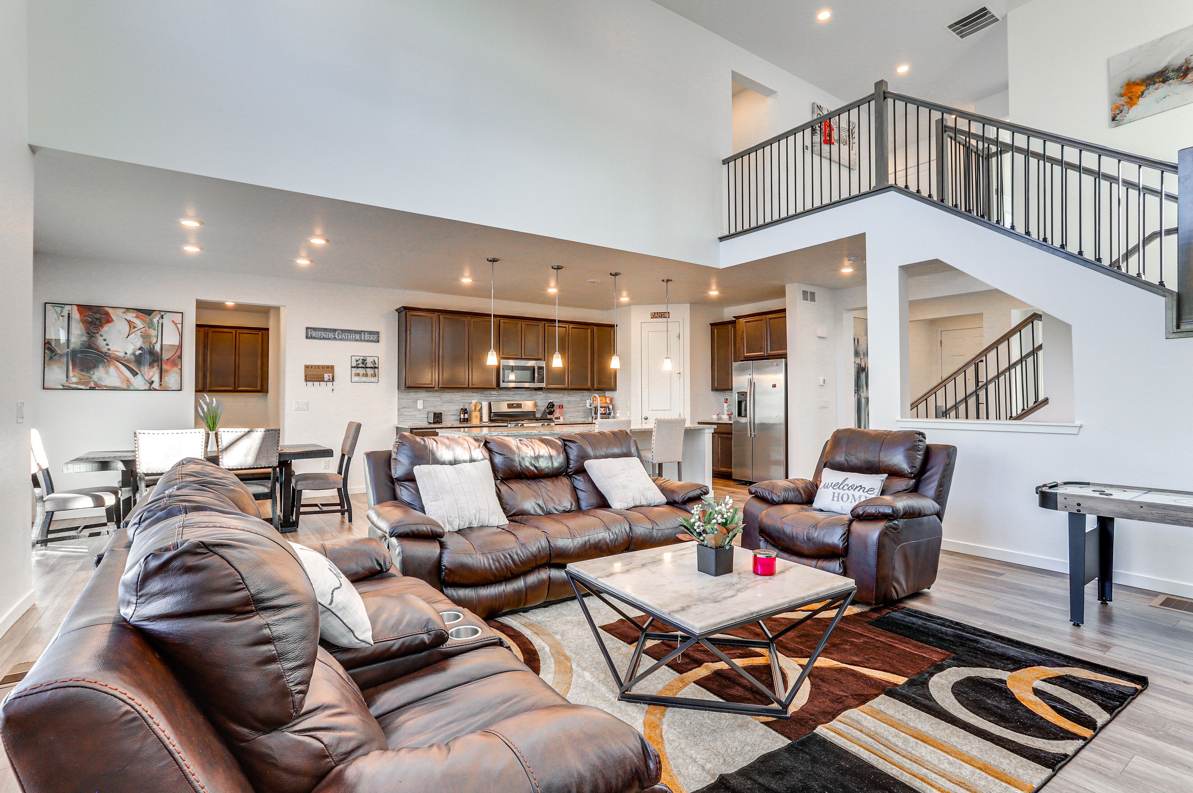 Spacious Commerce City Home: 16 Mi to Denver!
