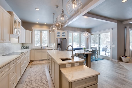Fridge, microwave, oven, dishwasher. Modern Lead Cabin w/ Hot Tub, 6 Mi to Skiing!