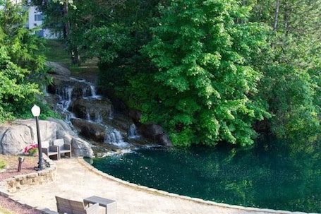 Pool. Dells Retreat At Tamarack Resort