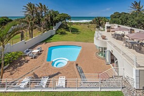 حمّام سباحة خارجي