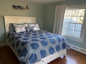 6 camere, una scrivania, ferro/asse da stiro, culla da viaggio