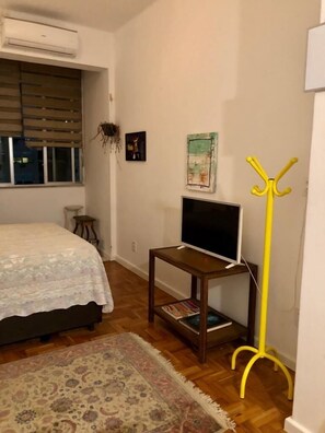 1 bedroom, WiFi, bed sheets - Studio 32m2 em rua na Glória Perfeito Para Curtir o Carnaval no rio (Glória Rio de Janeiro)