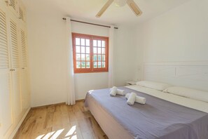 3 bedrooms, iron/ironing board, free WiFi, bed sheets