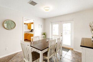 Dining - Family Vacation Home with pool, canal access for fishing or kayak with dolphins (Merritt Island)