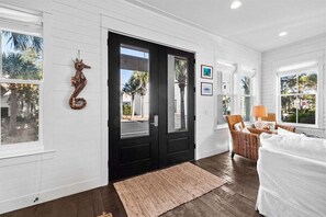 Interior - Seacrest - Carriage House - Private Beach Access (Seacrest)
