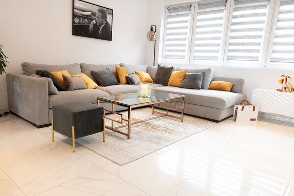 City House | Living area