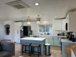 Fridge, microwave, oven, stovetop - The Catch; relax in this stylish cozy home with views of the mountains & bay! (Garibaldi)