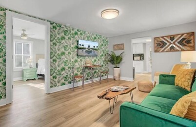 Chic Johns Island Cottage w/ King Bed+Smart TVs!