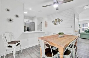 Dining - Good Vibes Only! Walkable to Park Circle+King Bed! (North Charleston)