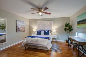 3 bedrooms, desk, iron/ironing board, free WiFi