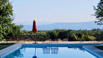 Piscine extérieure, piscine chauffée