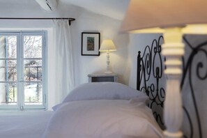 2 bedrooms, WiFi, bed sheets - 2 Bedroom Private vacation home in Saignon (Saignon)