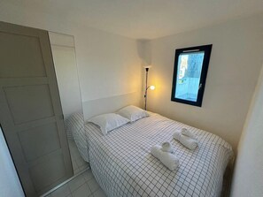 1 Schlafzimmer, Bügeleisen/Bügelbrett, Bettwäsche