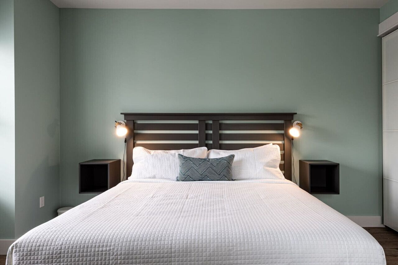 2 多间卧室、办公桌、熨斗/熨衣板、旅行婴儿床