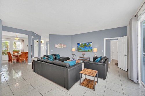 EV_428 - 7 Bed 4 Bath Villa with Screened Private Pool, Games Room, Kids Bedroom