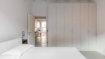 Comfort Apartment | Iron/ironing board, cots/infant beds, free WiFi, bed sheets