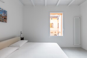 Comfort Apartment | Iron/ironing board, cribs/infant beds, free WiFi, bed sheets - Capo di Lucca White Apartments by Wonderful Italy (Bologna)