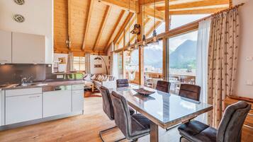 Deluxe Chalet, Mountain View | In-room dining