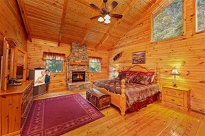 3 bedrooms, WiFi, bed sheets - Secluded Hideaway (Pigeon Forge)