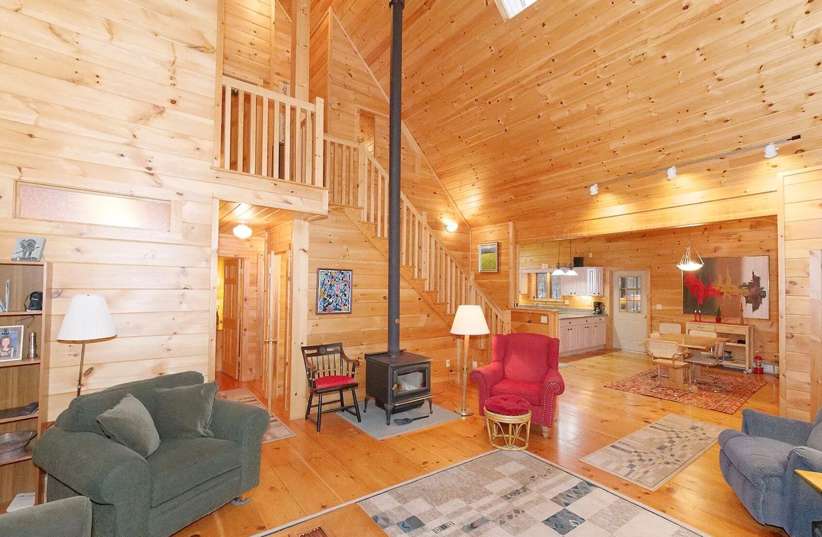 Fernseher, Kamin, Stereoanlage