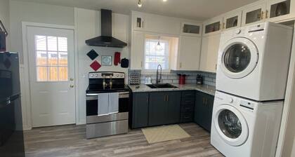 University Cottage Ŧ