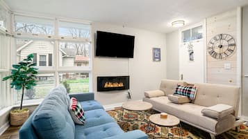 TV connectée, cheminée