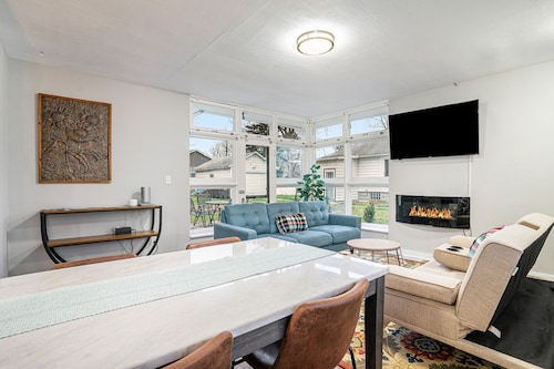 Quaint location close to the beach with grill and fire pit