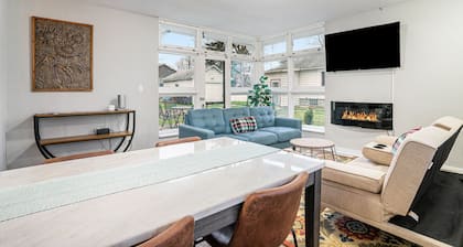 Quaint location close to the beach with grill and fire pit