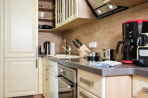 Classic Apartment (Top 1) | Private kitchen - Chalet Schmittenbach (Zell am See)