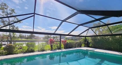 River Ranch luxury waterfront home w/ pool & dock : boater, family, pet paradise